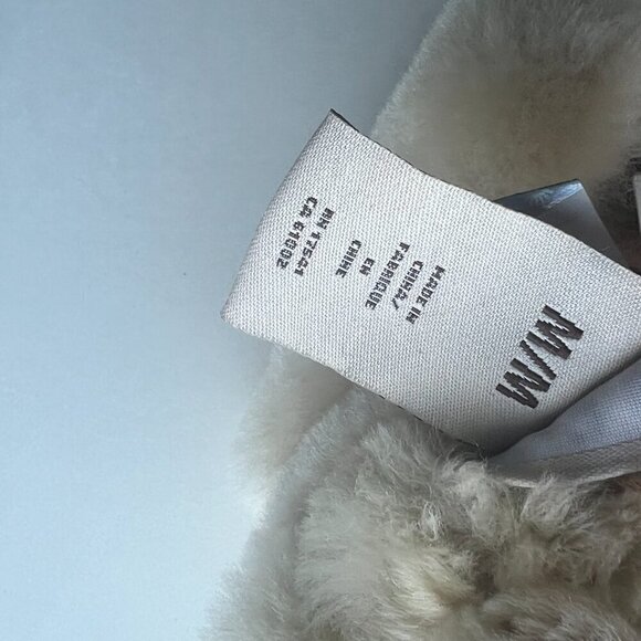 UGG Perforated Suede Leather Shearling Gloves Chestnut NWOT*f - Picture 7 of 9